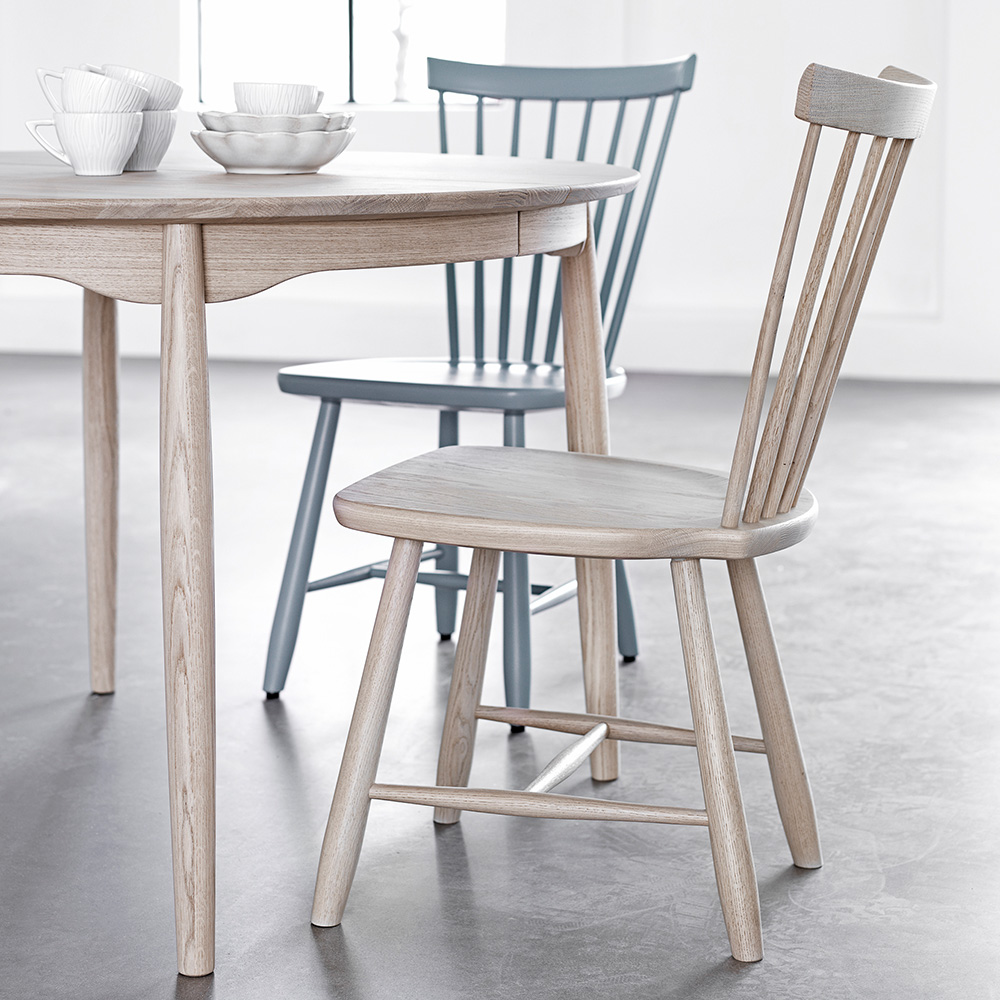 Lilla-aland-stol-carl-matbord