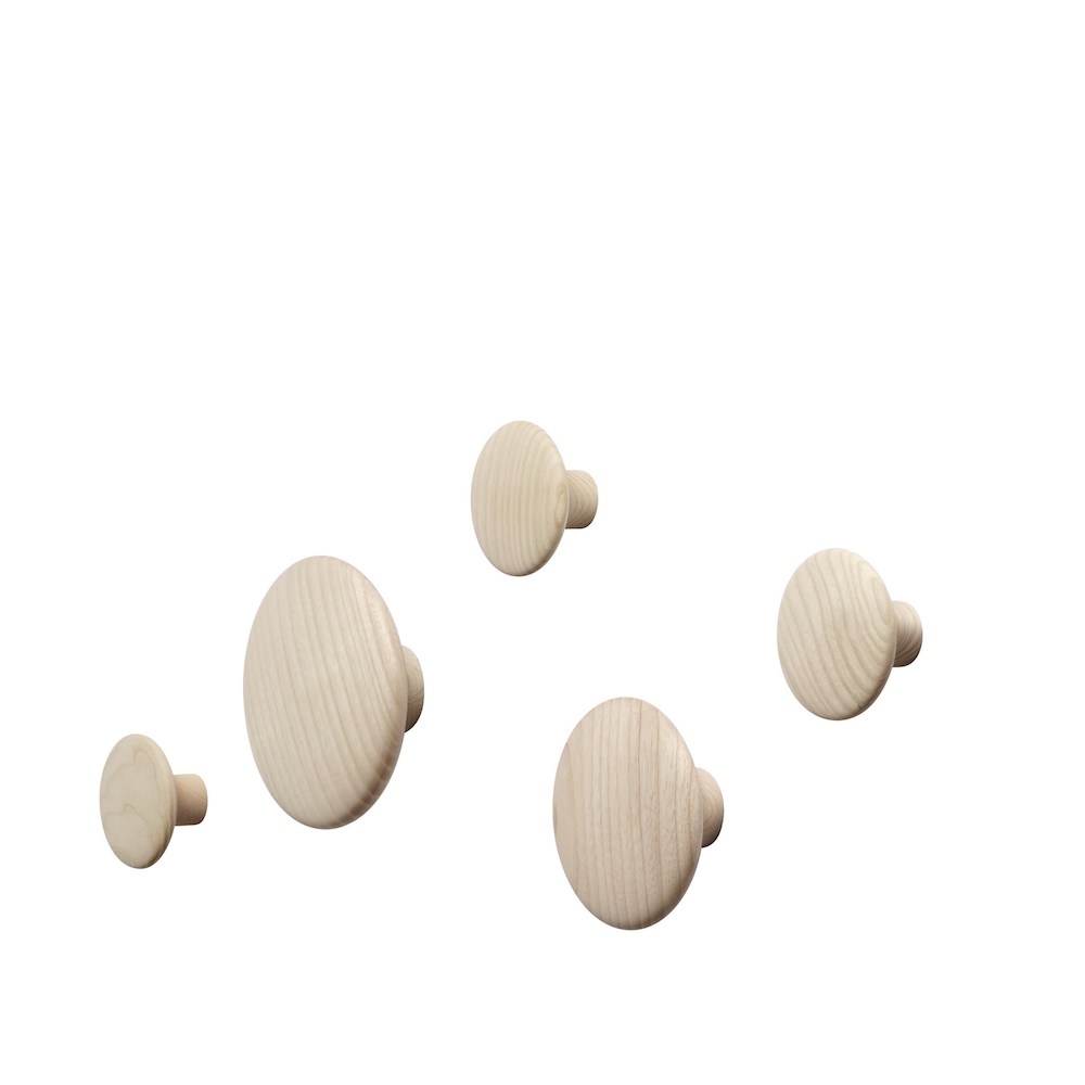 Muuto-The-Dots-coat-hanger-set-of-5-oak-5500x5500px