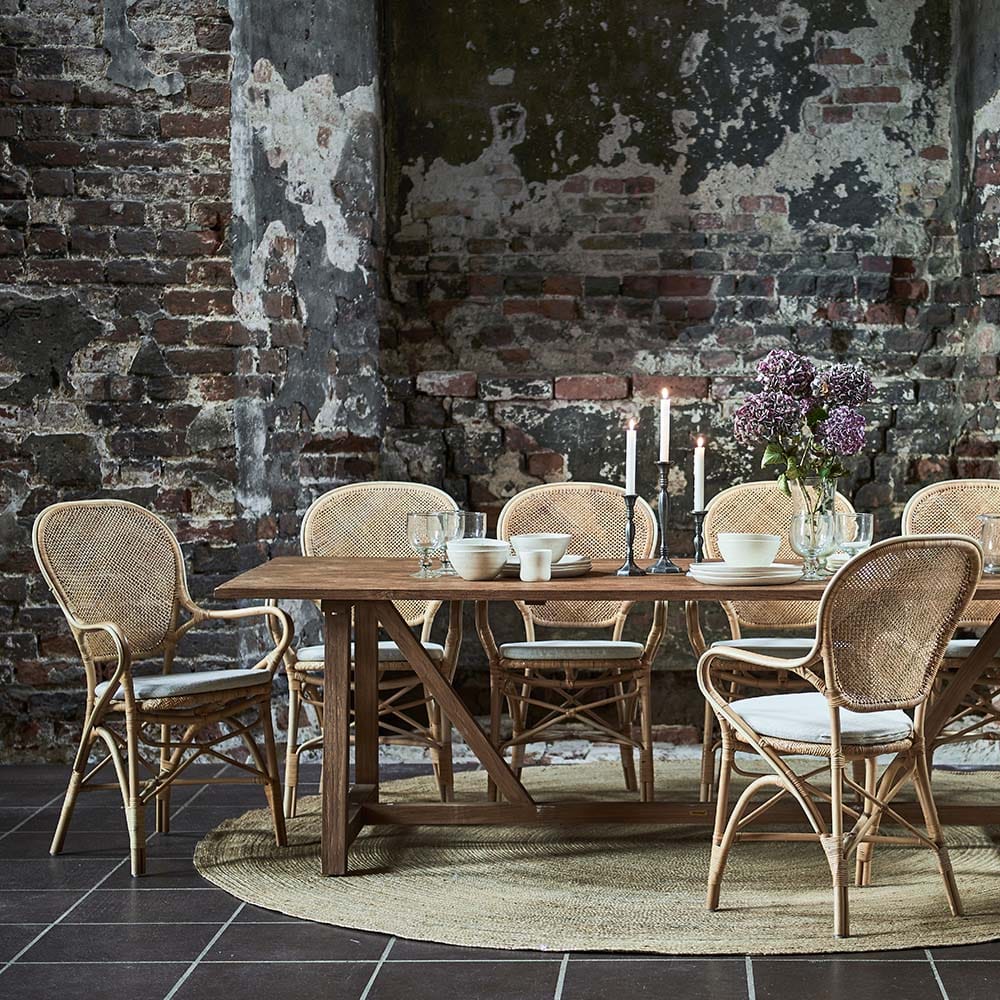 Rossini-armchair-Lucas-table-Sika-Design-styled