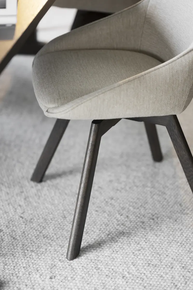 22770_117862_b_mb_alisonchair06