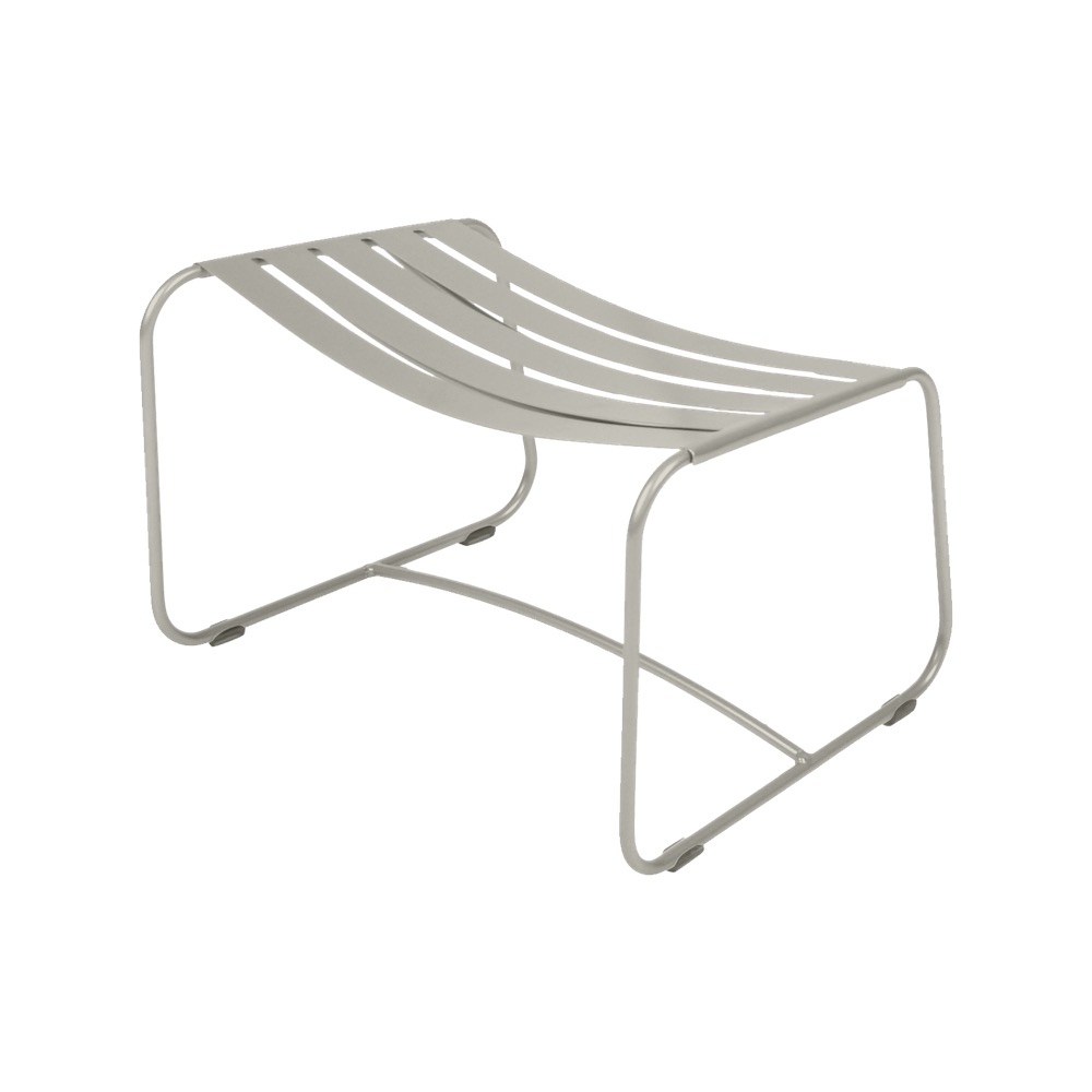 SURPRISING_REPOSE_PIEDS_GRIS_ARGILE