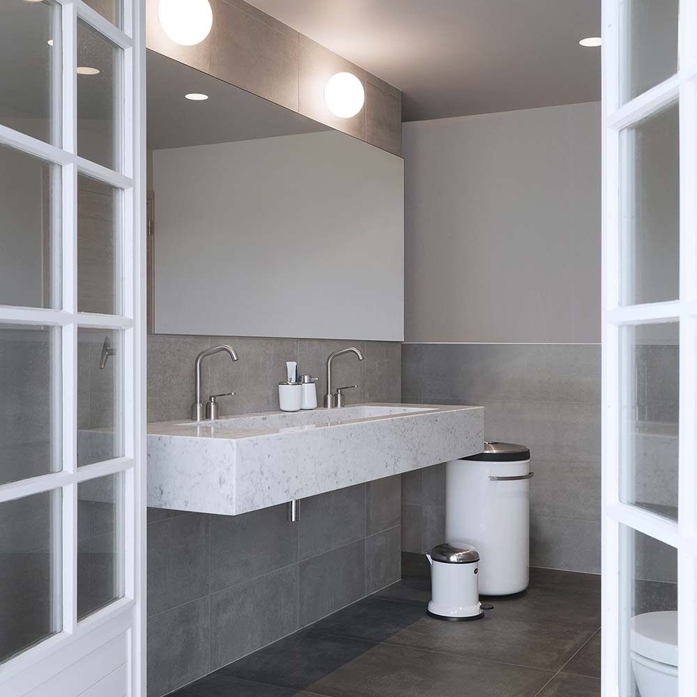 Vipp-441-laundry-bin-styled3