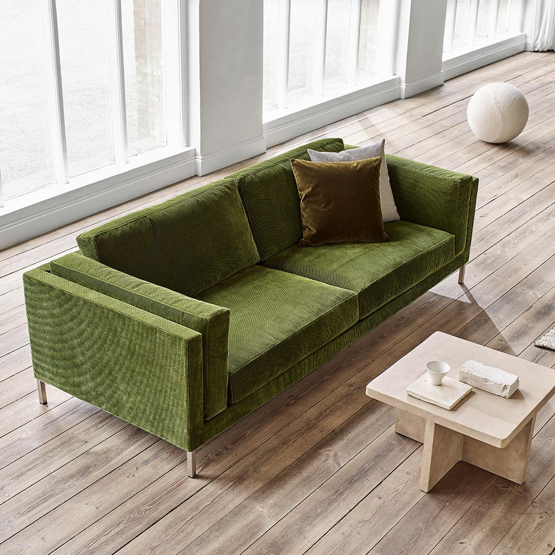 SOME_SQUARE__Juul 301 sofa 240x93 cm Mainz 09 ENVIR FROM ABOVE 114272 301